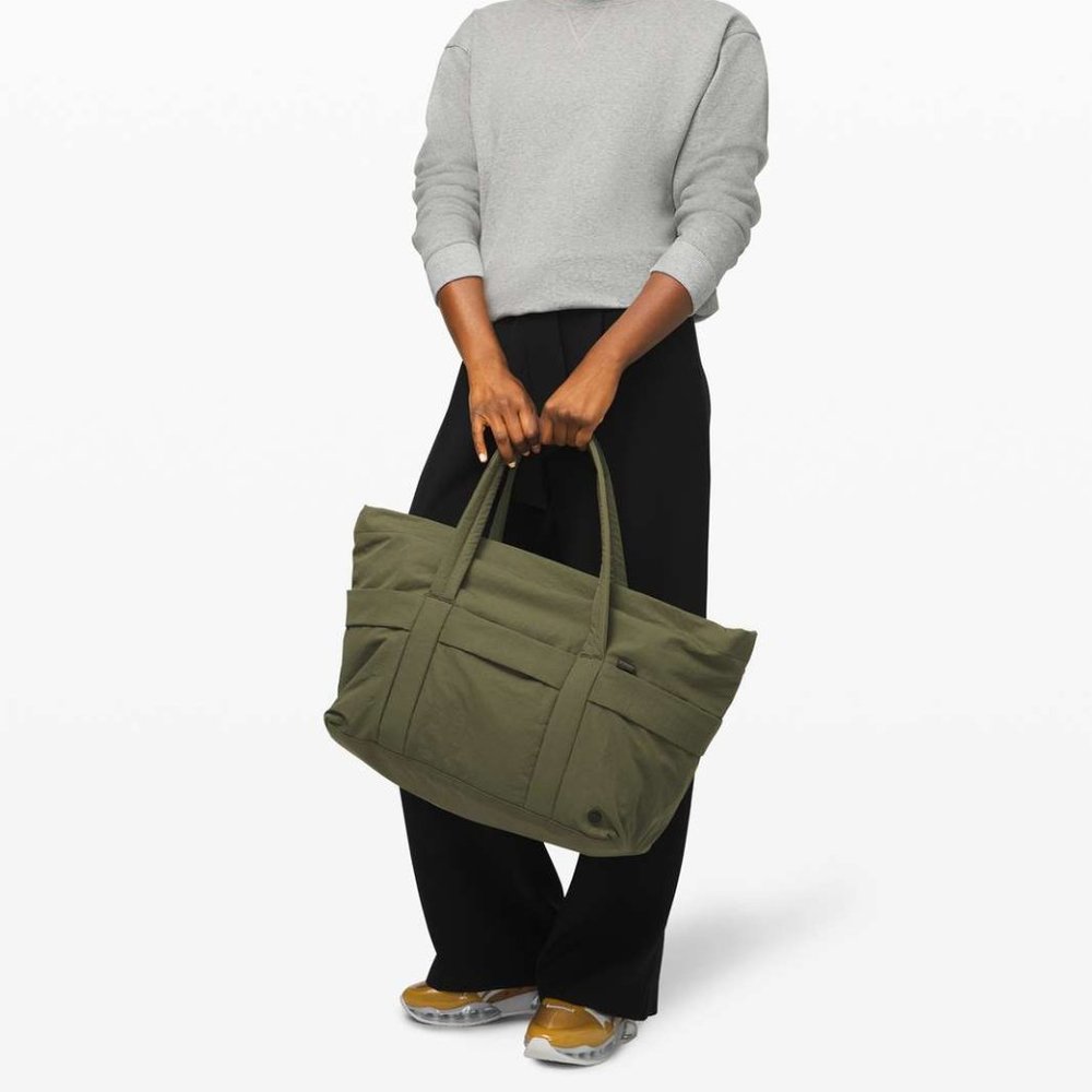 Lululemon On My Level Duffel 22L